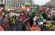 Zehntausende streiken in Berlin gegen schlechte Arbeitsbedingungen