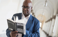 Achille Mbembe: Kritik der schwarzen Vernunft.