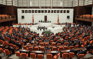 Das türkische Parlament genehmigt die Entsendung von Truppen nach dem Katar
