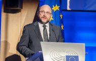 Der Schritt ins politische Abseits Martin Schulz inszeniert sich als „Radikaleuropäer“. - Andreas Wehr