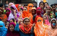 Indien / Die meisten Streikenden in Bangladeschs Textilindustrie haben die Arbeit wieder aufgenommen: Während Unternehmerverband und Polizei mit der Verfolgung beginnen